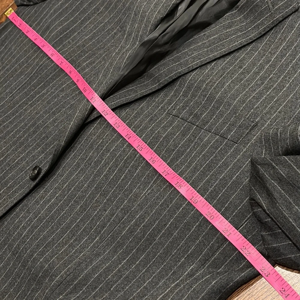 LAUREN Ralph Lauren wool cashmere gray pinstripe blazer size 46 R sports coat